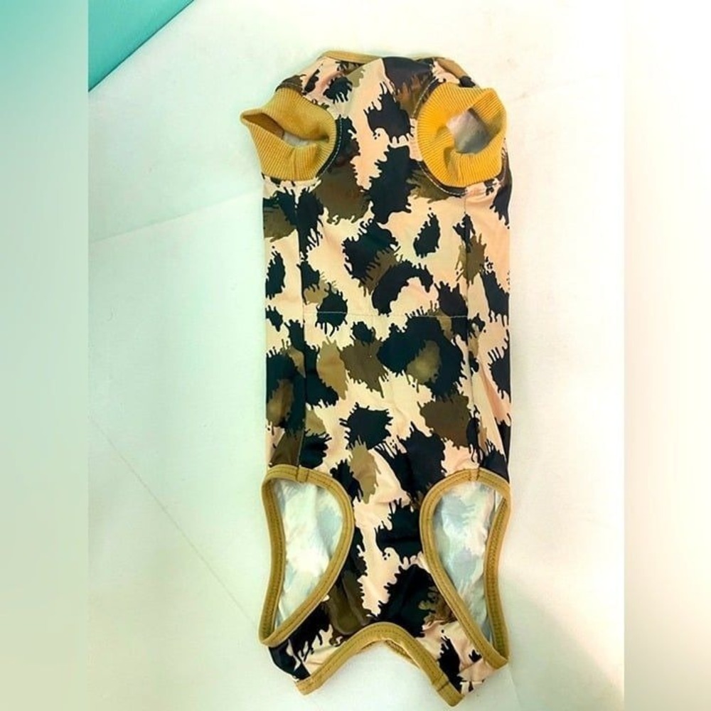 Medium cat camo brown and beige shirt
